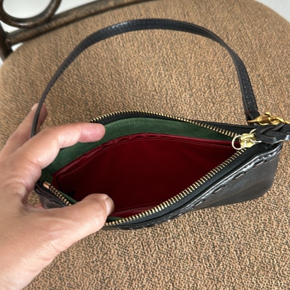 Dooney & Bourke small wristlet black with brown stitching in mint condition - Picture 8 of 9